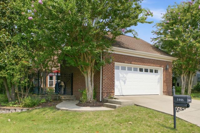 1446 Burnside Dr, Franklin, TN 37067