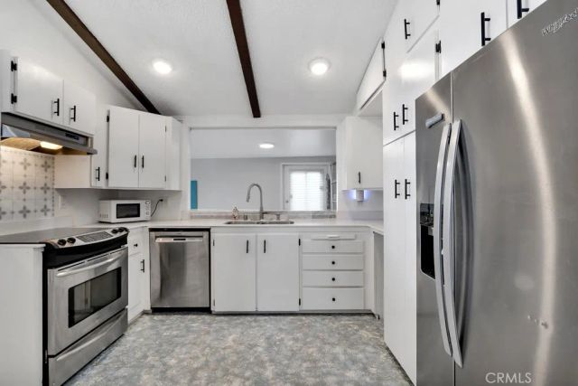 24425 Woolsey Canyon 42, West Hills, CA 91304