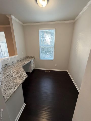 31065 Tremont Lane, Beverly Hills Village, MI 48025