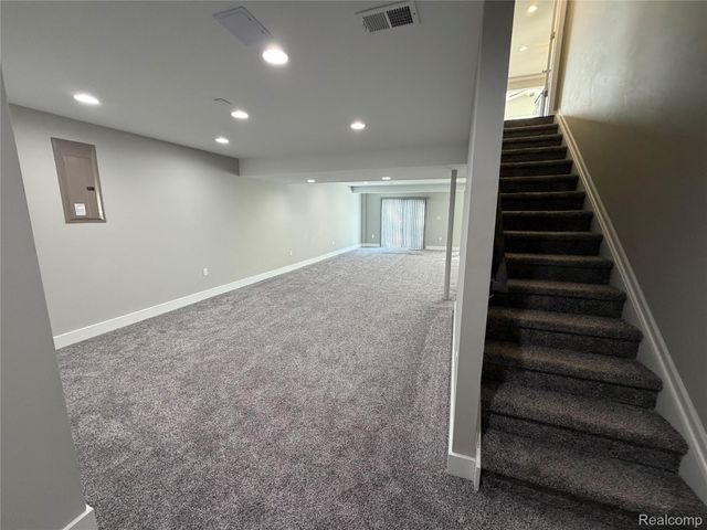 31065 Tremont Lane, Beverly Hills Village, MI 48025