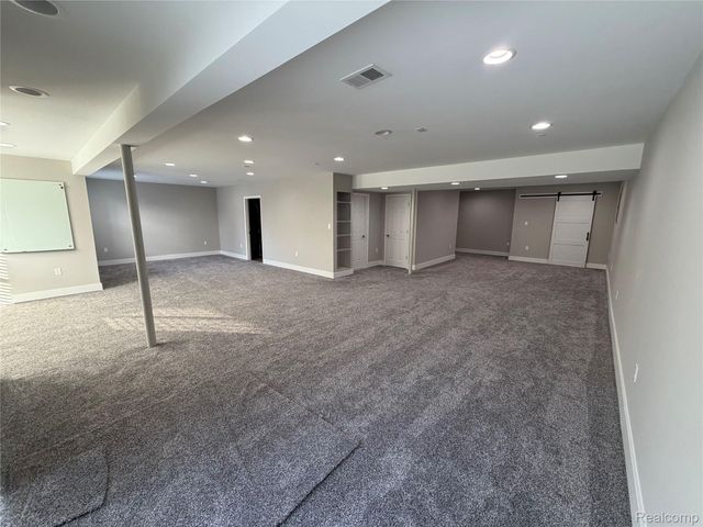 31065 Tremont Lane, Beverly Hills Village, MI 48025