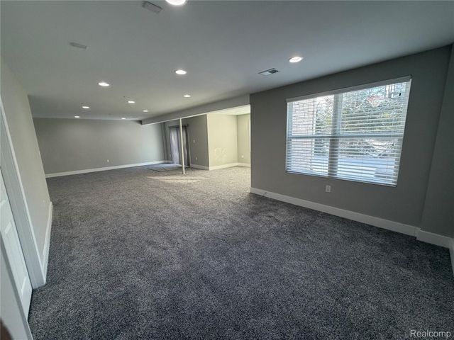 31065 Tremont Lane, Beverly Hills Village, MI 48025