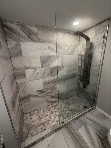 31065 Tremont Lane, Beverly Hills Village, MI 48025