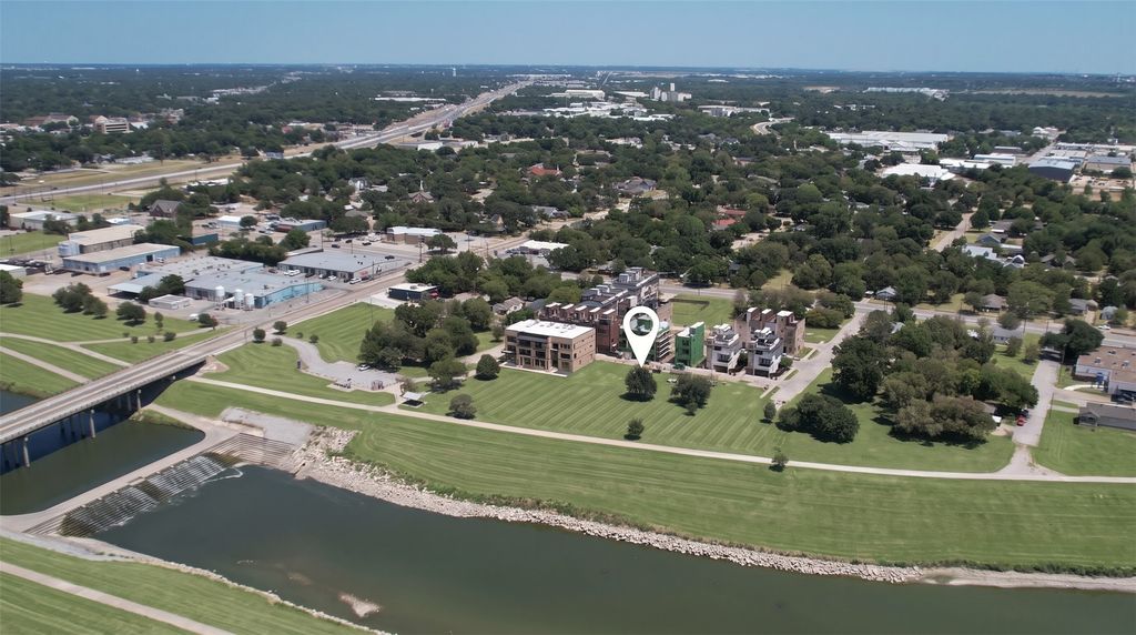 424 Vista Buena Trail, Fort Worth, TX 76111 — photo 2