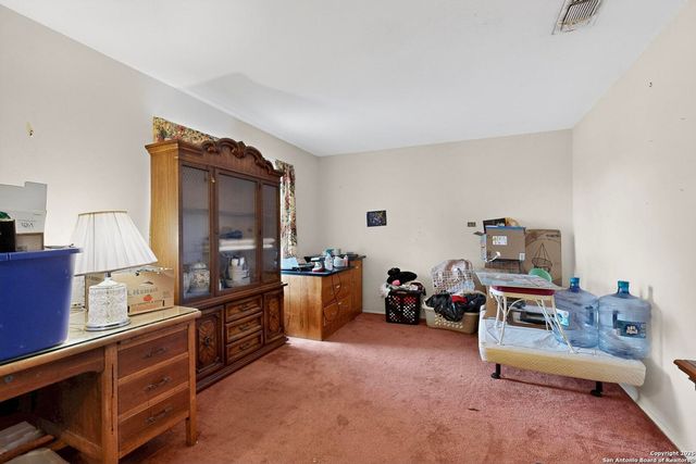 5215 Village Row, San Antonio, TX 78218