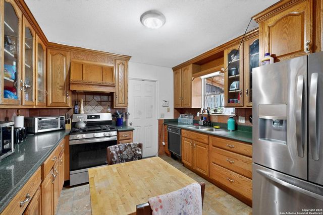 5215 Village Row, San Antonio, TX 78218