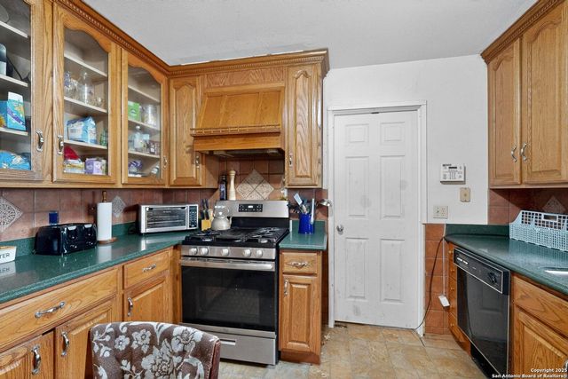 5215 Village Row, San Antonio, TX 78218