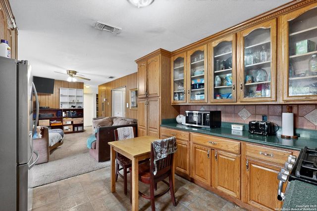 5215 Village Row, San Antonio, TX 78218