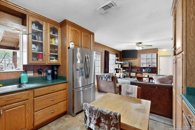 5215 Village Row, San Antonio, TX 78218