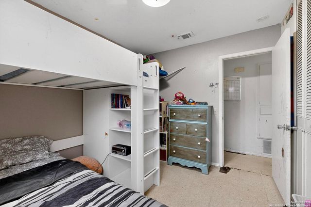 5215 Village Row, San Antonio, TX 78218