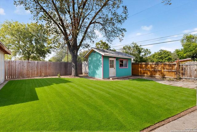 5215 Village Row, San Antonio, TX 78218