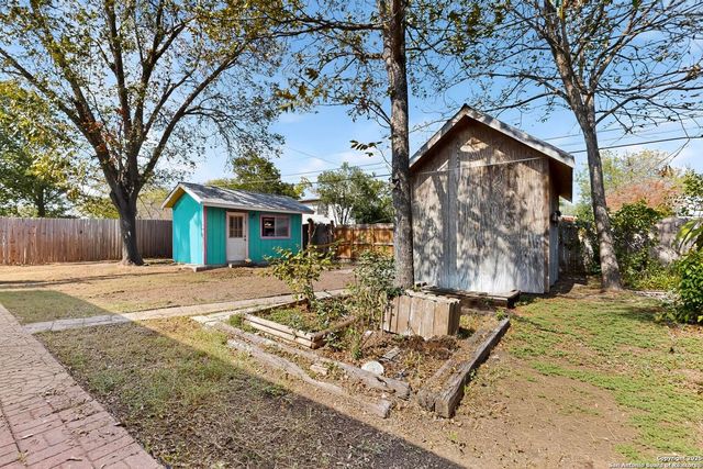 5215 Village Row, San Antonio, TX 78218