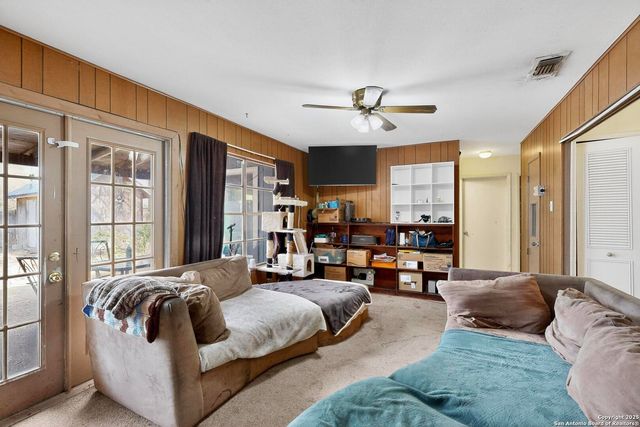 5215 Village Row, San Antonio, TX 78218