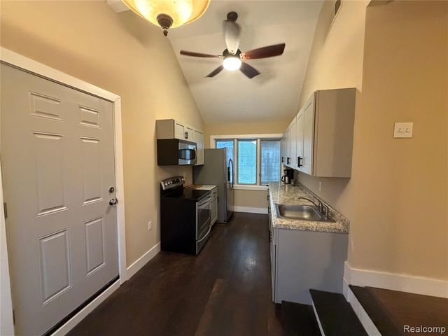 19925 Negaunee, Redford, MI 48240