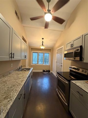 19925 Negaunee, Redford, MI 48240