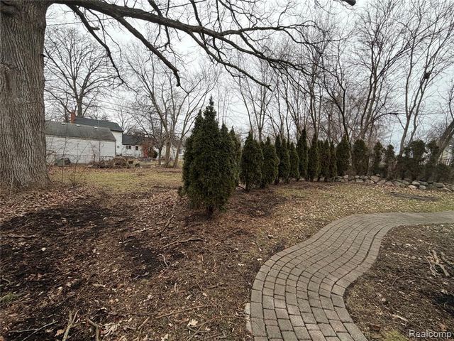 19925 Negaunee, Redford, MI 48240