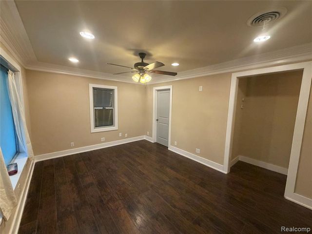 19925 Negaunee, Redford, MI 48240