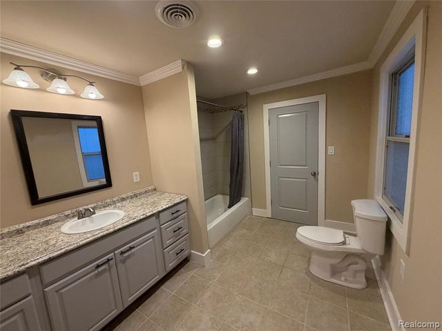 19925 Negaunee, Redford, MI 48240