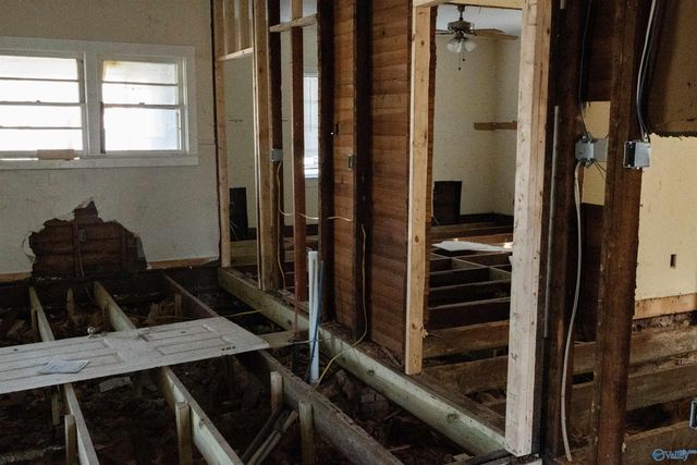 1120 Oakwood Avenue, Huntsville, AL 35811