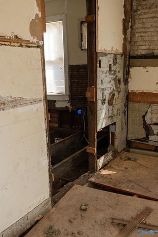 1120 Oakwood Avenue, Huntsville, AL 35811