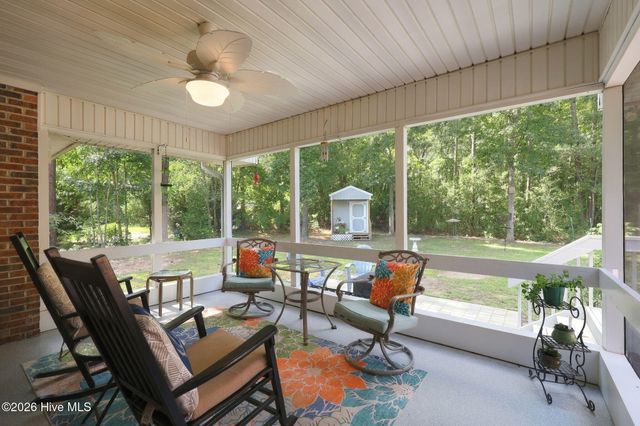 323 S Belvedere Drive, Hampstead, NC 28443