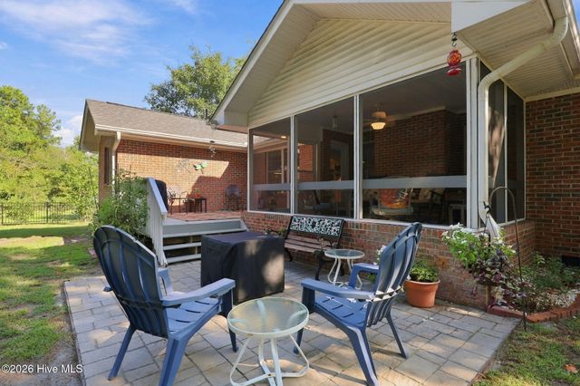 323 S Belvedere Drive, Hampstead, NC 28443