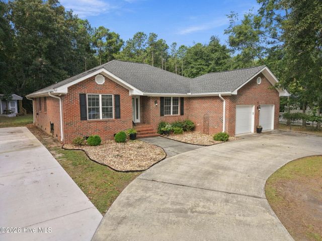 323 S Belvedere Drive, Hampstead, NC 28443