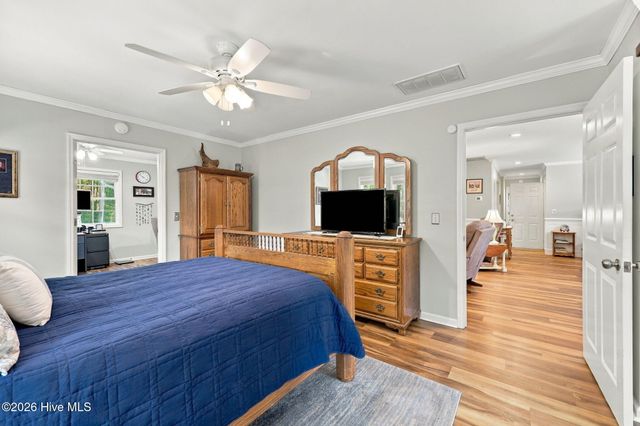 323 S Belvedere Drive, Hampstead, NC 28443