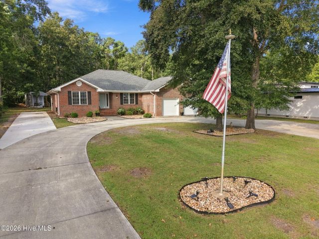 323 S Belvedere Drive, Hampstead, NC 28443