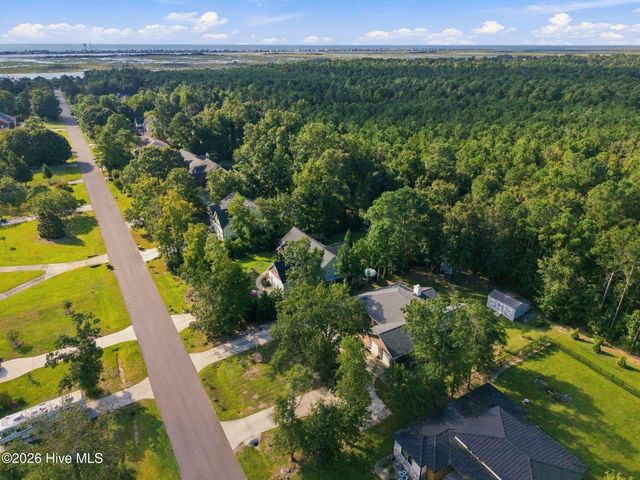 323 S Belvedere Drive, Hampstead, NC 28443