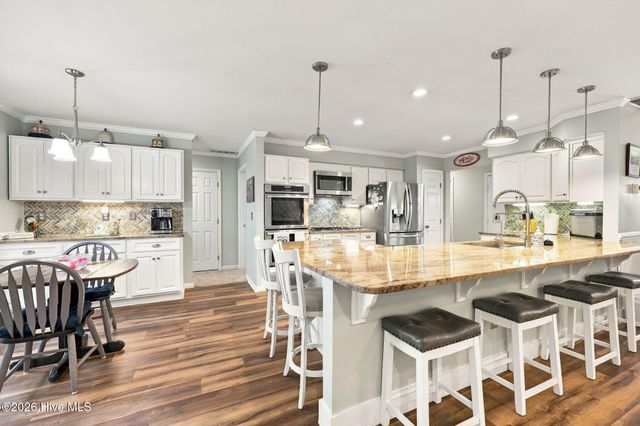 323 S Belvedere Drive, Hampstead, NC 28443
