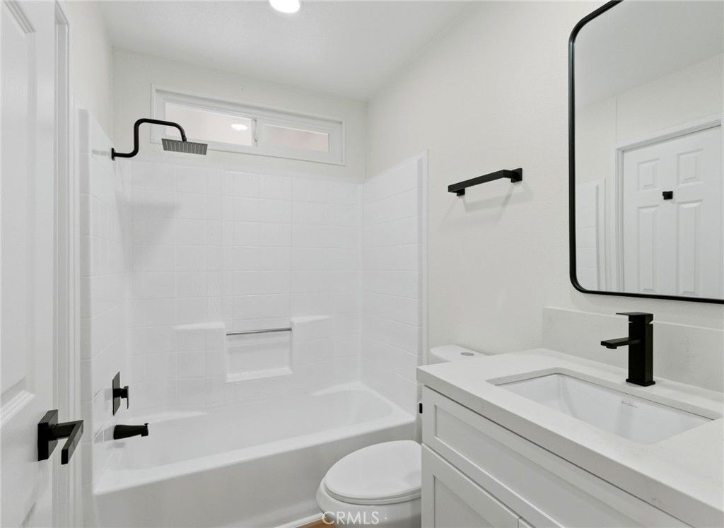 Image 18 of property listing at 28597 Whittier, Winchester, CA 92596