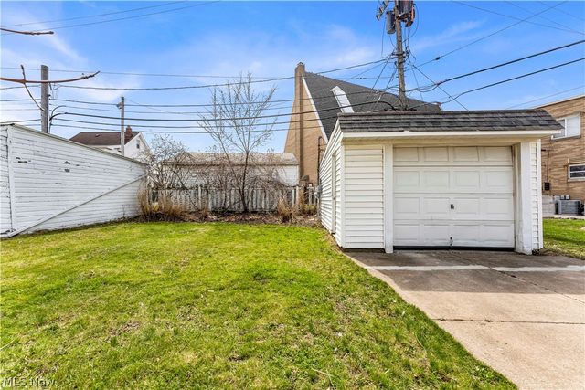 10518 Langton Avenue, Garfield Heights, OH 44125