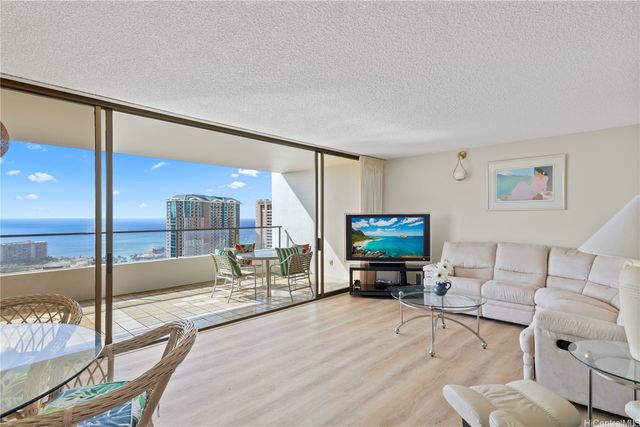 1910 Ala Moana Boulevard 37C, Honolulu, HI 96815