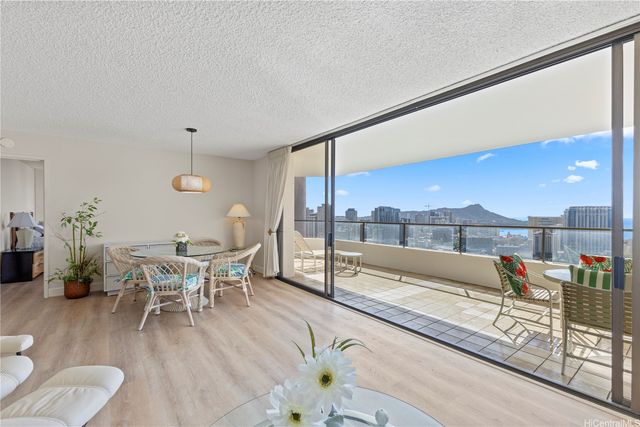 1910 Ala Moana Boulevard 37C, Honolulu, HI 96815