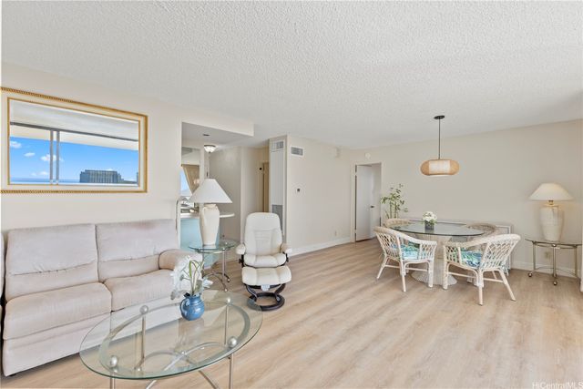 1910 Ala Moana Boulevard 37C, Honolulu, HI 96815