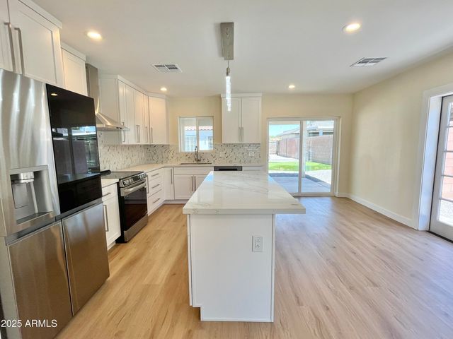 1514 W LYNWOOD Street, Phoenix, AZ 85007