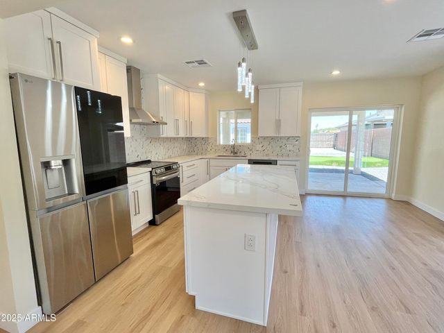 1514 W LYNWOOD Street, Phoenix, AZ 85007