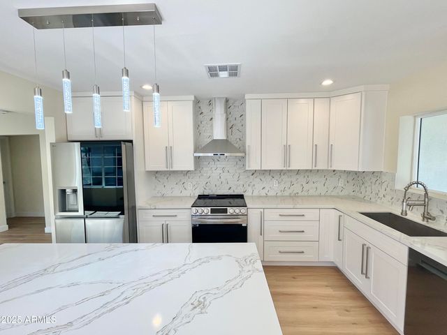 1514 W LYNWOOD Street, Phoenix, AZ 85007