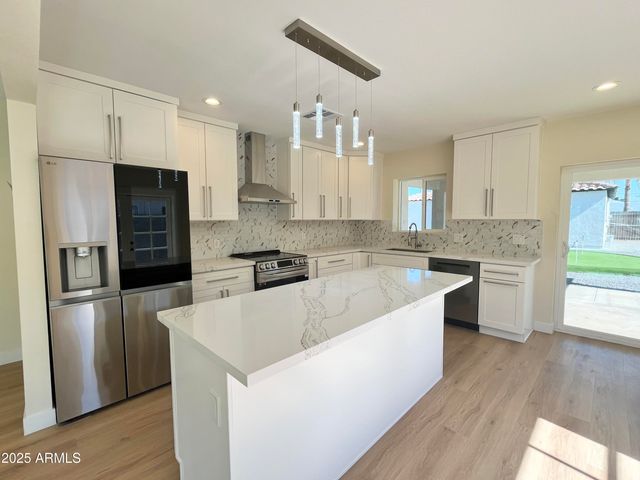 1514 W LYNWOOD Street, Phoenix, AZ 85007