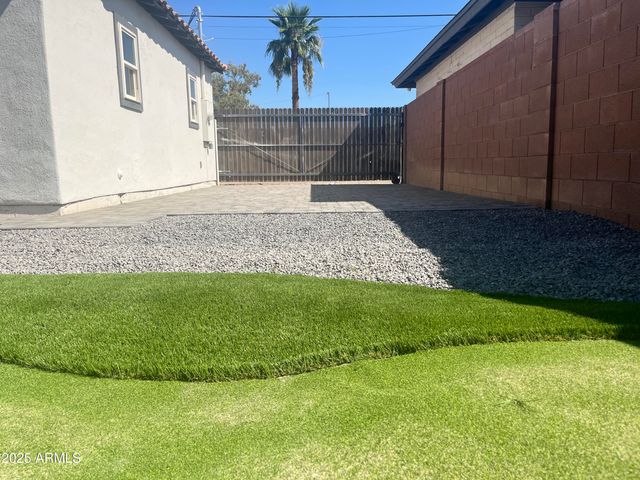 1514 W LYNWOOD Street, Phoenix, AZ 85007