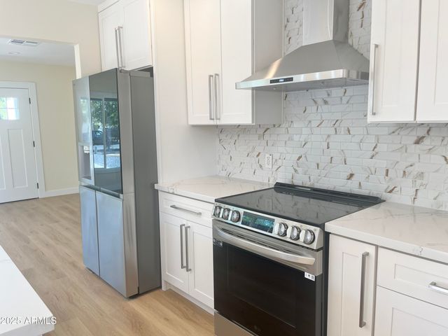 1514 W LYNWOOD Street, Phoenix, AZ 85007