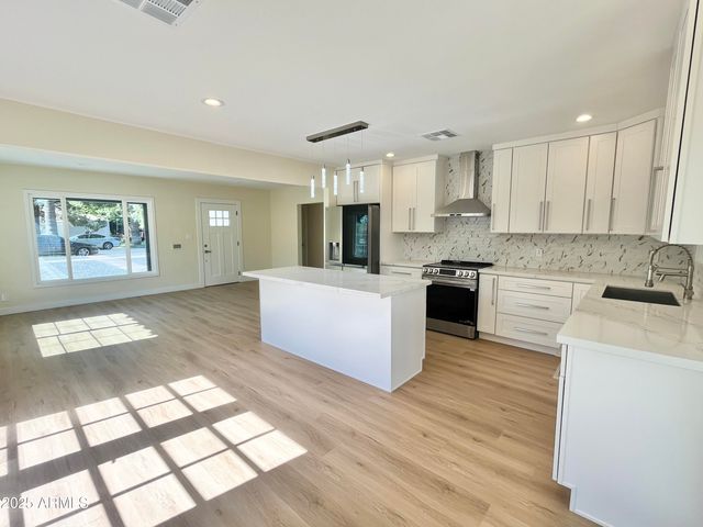 1514 W LYNWOOD Street, Phoenix, AZ 85007