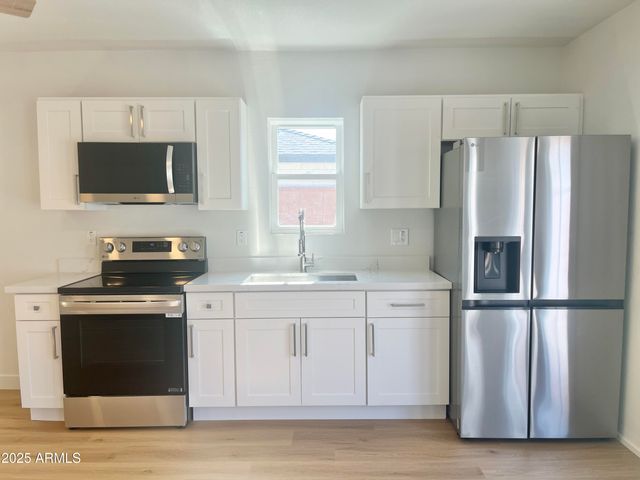 1514 W LYNWOOD Street, Phoenix, AZ 85007