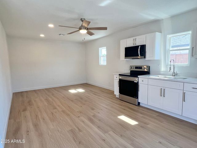 1514 W LYNWOOD Street, Phoenix, AZ 85007