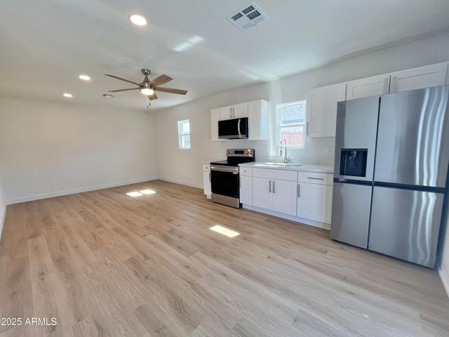 1514 W LYNWOOD Street, Phoenix, AZ 85007