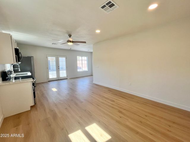 1514 W LYNWOOD Street, Phoenix, AZ 85007