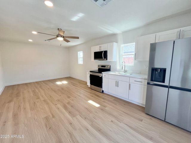 1514 W LYNWOOD Street, Phoenix, AZ 85007