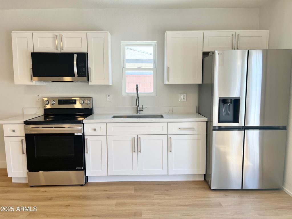 1514 W LYNWOOD Street, Phoenix, AZ 85007 — photo 4