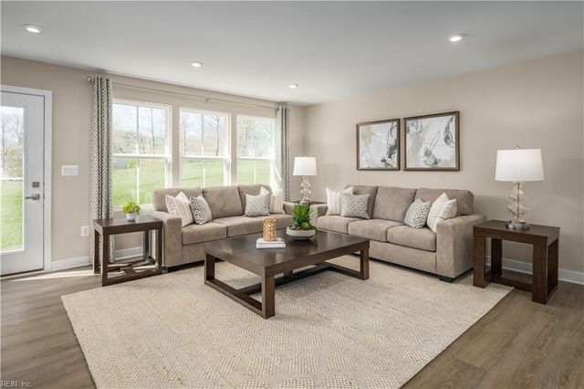 107 Kini LN, Suffolk, VA 23432